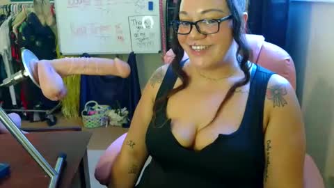 Misssuckalot 3 online show from October 21, 5:27 pm