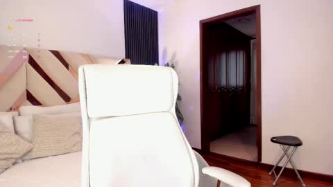 Fernanda Davila online show from September 23, 12:10 pm