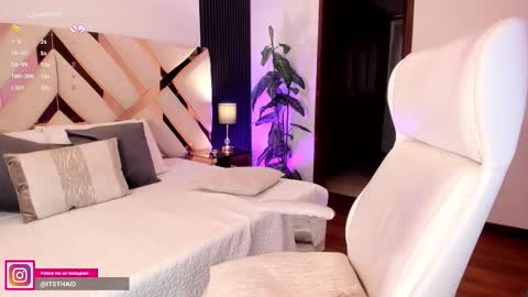 Fernanda Davila online show from February 2, 10:39 pm