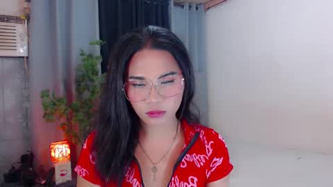 misstrishontop online show from January 8, 7:13 pm