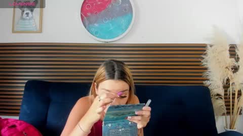 missvalery1 online show from January 22, 8:28 pm