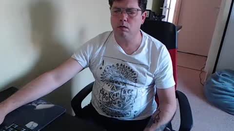 Snapshot of mistercoeur1 chatting on February 20, 4:03 pm mistercoeur online show from February 20, 4:03 pm