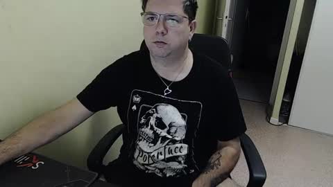 Snapshot of mistercoeur1 chatting on December 4, 8:17 am mistercoeur online show from December 4, 8:17 am