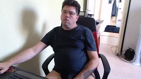 Snapshot of mistercoeur1 chatting on September 30, 2:49 pm mistercoeur online show from September 30, 2:49 pm