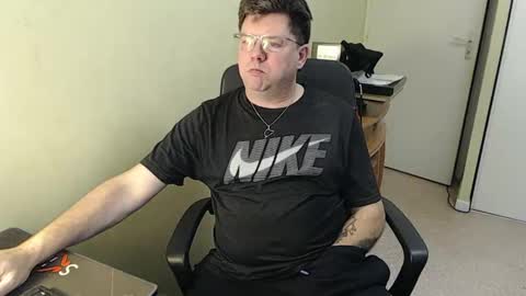 Snapshot of mistercoeur1 chatting on January 31, 11:13 pm mistercoeur online show from January 31, 11:13 pm