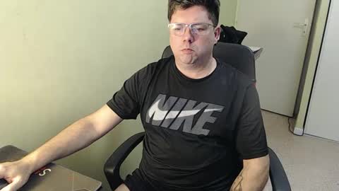 Snapshot of mistercoeur1 chatting on February 1, 4:54 pm mistercoeur online show from February 1, 4:54 pm