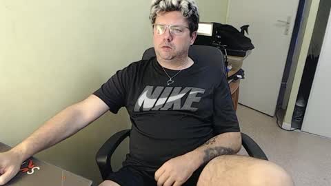 Snapshot of mistercoeur1 chatting on January 10, 3:48 pm mistercoeur online show from January 10, 3:48 pm