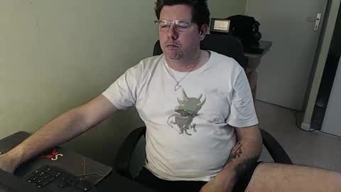 Snapshot of mistercoeur1 chatting on January 16, 3:34 pm mistercoeur online show from January 16, 3:34 pm