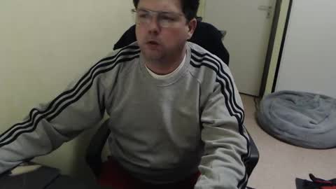 Snapshot of mistercoeur1 chatting on March 1, 8:42 pm mistercoeur online show from March 1, 8:42 pm