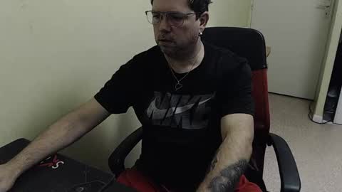 Snapshot of mistercoeur1 chatting on December 14, 8:56 am mistercoeur online show from December 14, 8:56 am