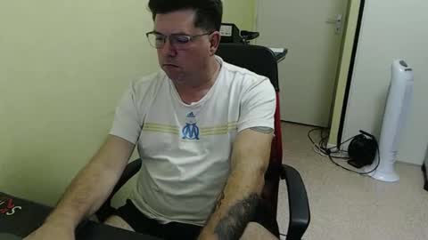 Snapshot of mistercoeur1 chatting on October 14, 8:12 pm mistercoeur online show from October 14, 8:12 pm