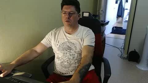 Snapshot of mistercoeur1 chatting on September 27, 8:12 am mistercoeur online show from September 27, 8:12 am