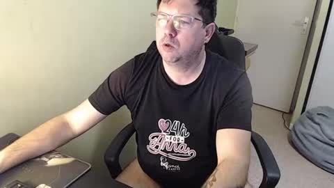 Snapshot of mistercoeur1 chatting on February 12, 8:06 am mistercoeur online show from February 12, 8:06 am