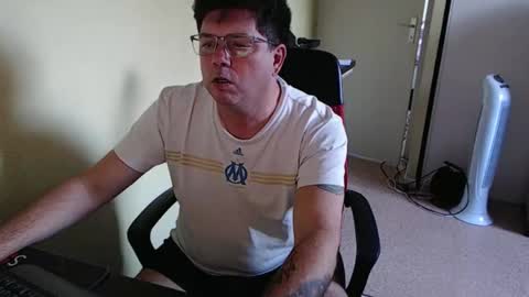 Snapshot of mistercoeur1 chatting on October 13, 4:42 pm mistercoeur online show from October 13, 4:42 pm