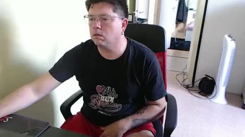 Snapshot of mistercoeur1 chatting on October 22, 3:03 pm mistercoeur online show from October 22, 3:03 pm