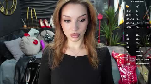 Snapshot of mistress_darsy chatting on October 14, 1:58 pm Darsy online show from October 14, 1:58 pm