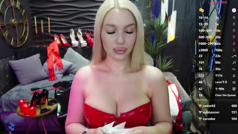 Snapshot of mistress_darsy chatting on February 20, 8:25 pm Darsy online show from February 20, 8:25 pm
