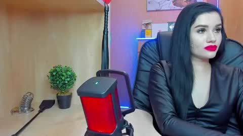 Snapshot of mistress_kristi chatting on January 31, 6:36 pm Mistress Kristi online show from January 31, 6:36 pm