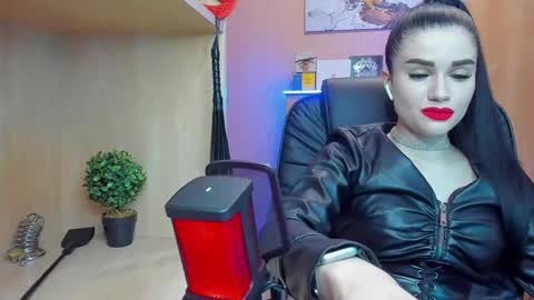 Snapshot of mistress_kristi chatting on January 26, 7:52 pm Mistress Kristi online show from January 26, 7:52 pm