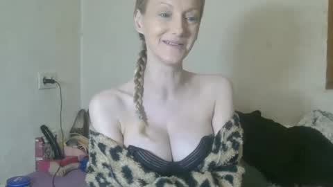 mistressmilly32 online show from March 25, 11:06 am