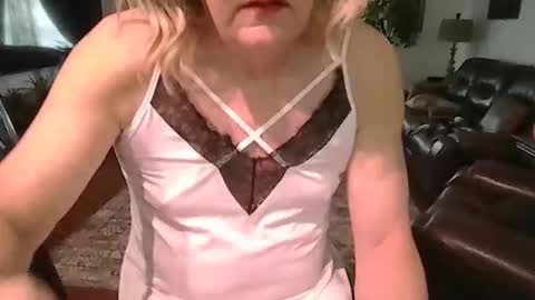 mistygoodslut online show from May 11, 12:01 pm