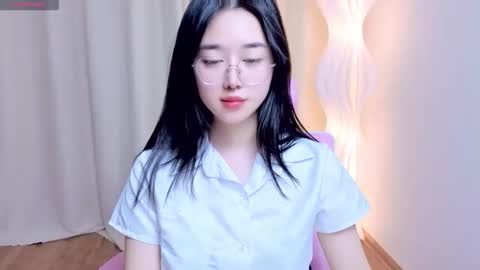 miu_999 online show from May 1, 4:17 am