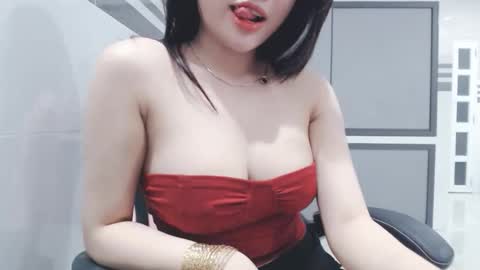 miu_cute online show from February 7, 8:01 pm