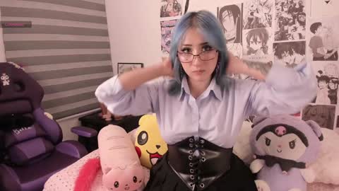 Snapshot of miwaviolet chatting on January 11, 12:01 am  Miwa Violet  online show from January 11, 12:01 am