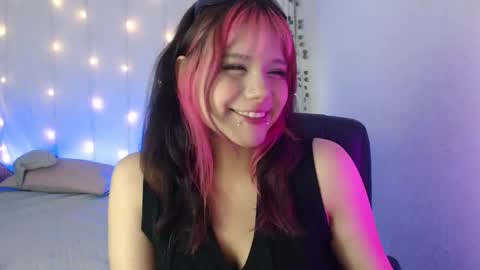 mixie_cute online show from December 31, 11:06 pm