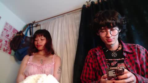 Naomi and Nekorii online show from February 11, 5:33 am