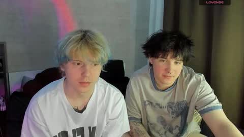 MeowMiku online show from December 14, 8:15 pm