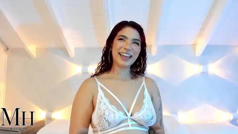 mizzhell_ online show from September 18, 12:42 pm