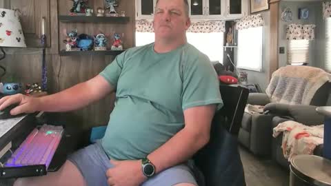 mmmthatsfunnn online show from April 9, 5:51 pm