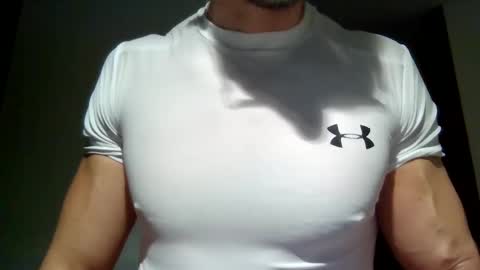 Snapshot of mmuscularman chatting on March 10, 5:33 am mmuscularman online show from March 10, 5:33 am