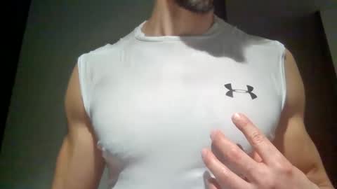 Snapshot of mmuscularman chatting on December 5, 7:10 am mmuscularman online show from December 5, 7:10 am