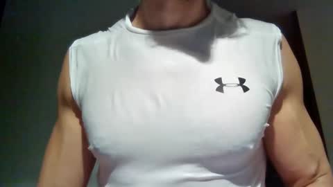 Snapshot of mmuscularman chatting on December 2, 7:19 am mmuscularman online show from December 2, 7:19 am