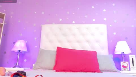 Snapshot of models_sophia chatting on September 9, 7:36 pm Sophia online show from September 9, 7:36 pm