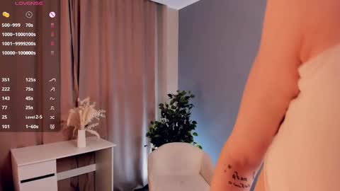 Laura online show from September 25, 1:12 am