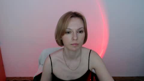 mollilove online show from June 15, 9:23 am