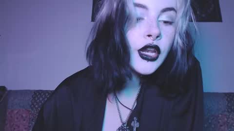 Molly Crow online show from February 12, 11:30 pm