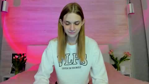 Molly Hunt online show from March 7, 5:07 am