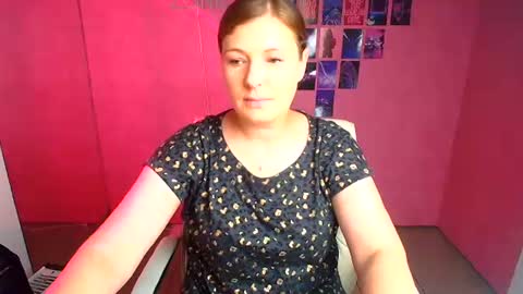Molly online show from July 6, 11:40 am