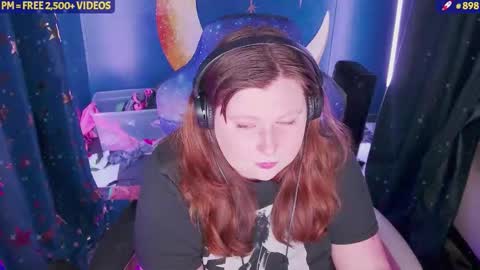 molly_moons online show from November 28, 4:20 am