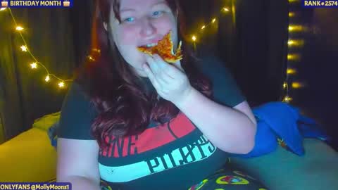 molly_moons online show from December 13, 9:43 pm