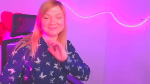 Molly online show from March 5, 3:51 pm