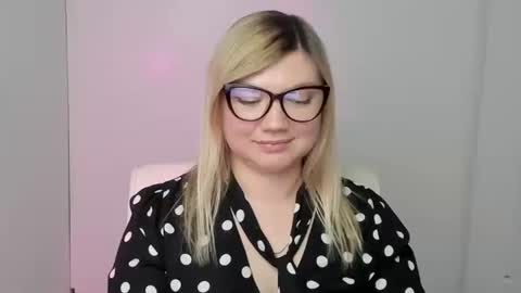 Molly online show from October 10, 8:35 pm