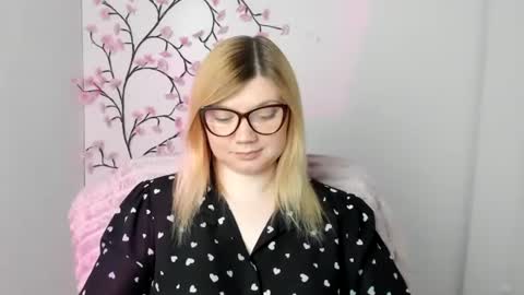 Molly online show from May 20, 11:49 am