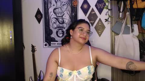 Molly online show from December 5, 7:10 am