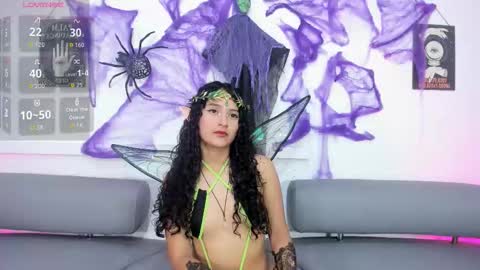molly_sweetlove online show from October 24, 1:17 am