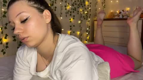 Molly online show from July 2, 11:15 am
